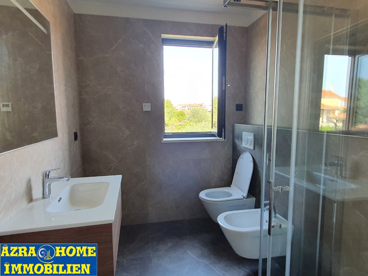 NSOP - 230, POREČ, PENTHOUSE, 236 m2 di Lusso Vicino al Centro Città e al Mare