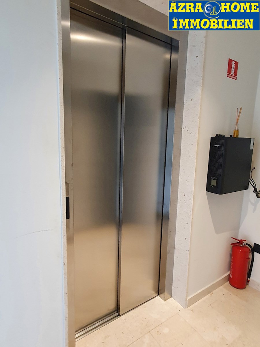 NSOP - 230, POREČ, PENTHOUSE, 236 m2 di Lusso Vicino al Centro Città e al Mare
