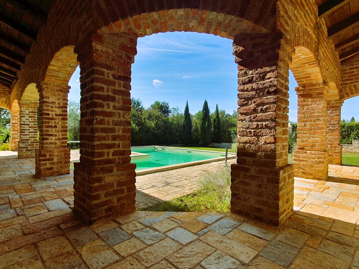 KOP-756, Villa in pietra con piscina nelle vicinanze di Poreč