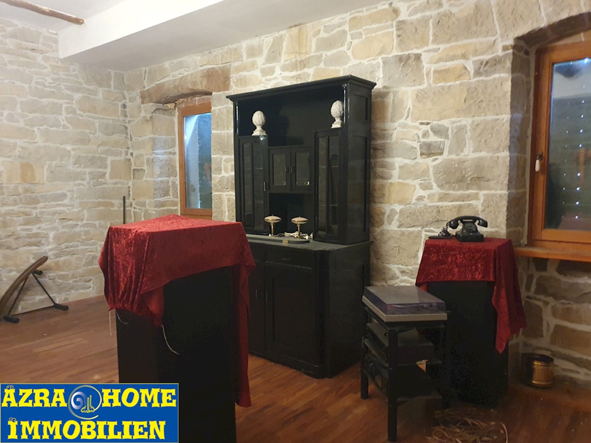 KO-120, Buzet – Dintorni, casa in pietra istriana ristrutturata e ben conservata di 150 m² con cortile di 807 m²