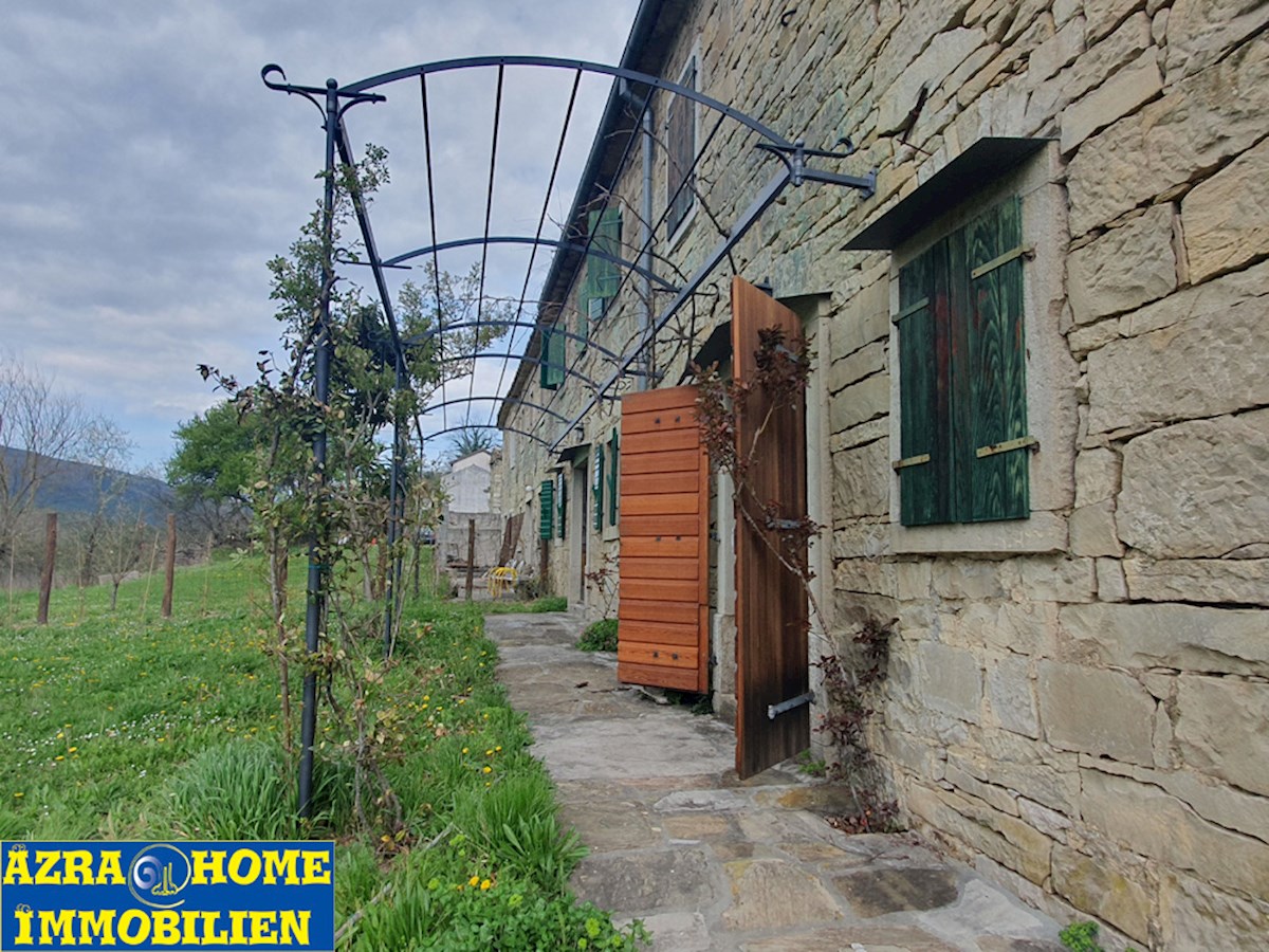 KO-120, Buzet – Dintorni, casa in pietra istriana ristrutturata e ben conservata di 150 m² con cortile di 807 m²