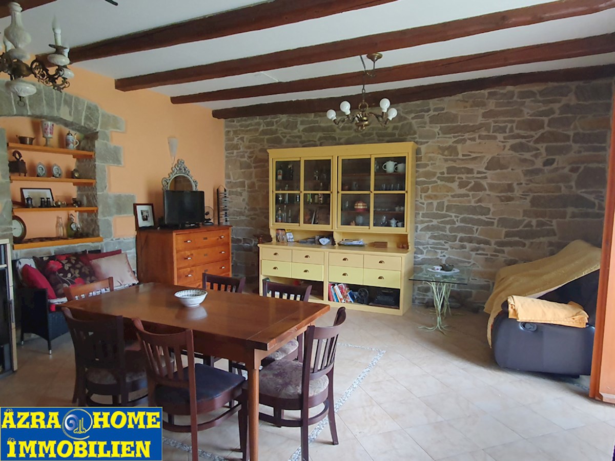 KO-120, Buzet – Dintorni, casa in pietra istriana ristrutturata e ben conservata di 150 m² con cortile di 807 m²