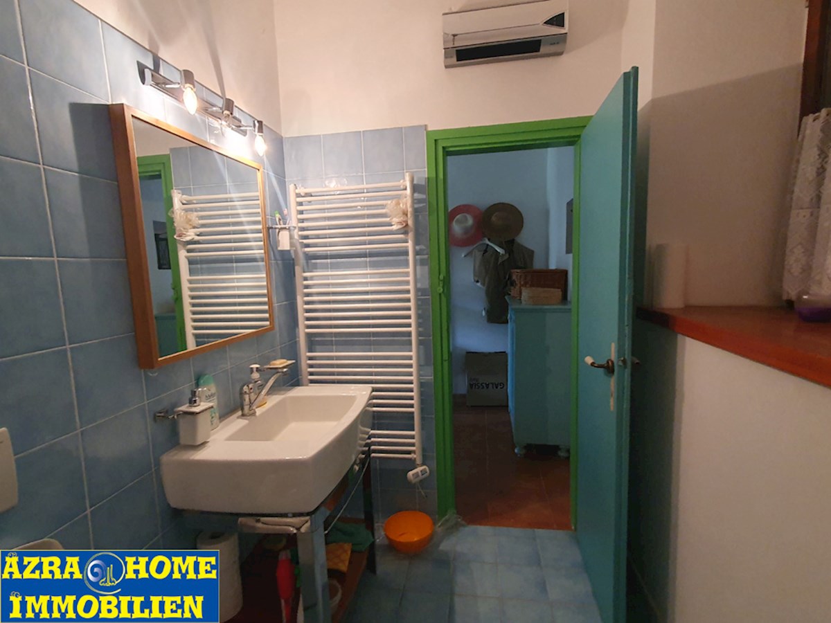 KO-120, Buzet – Dintorni, casa in pietra istriana ristrutturata e ben conservata di 150 m² con cortile di 807 m²
