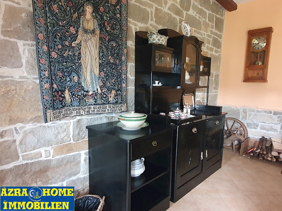 KO-120, Buzet – Dintorni, casa in pietra istriana ristrutturata e ben conservata di 150 m² con cortile di 807 m²
