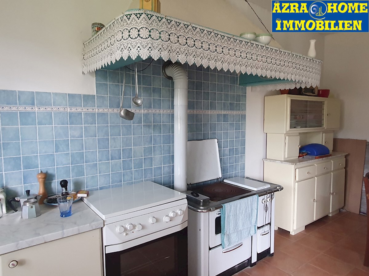 KO-120, Buzet – Dintorni, casa in pietra istriana ristrutturata e ben conservata di 150 m² con cortile di 807 m²
