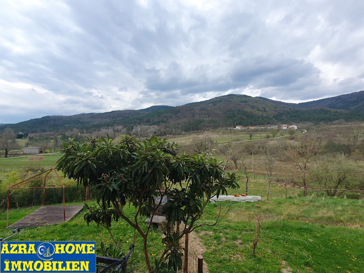KO-120, Buzet – Dintorni, casa in pietra istriana ristrutturata e ben conservata di 150 m² con cortile di 807 m²