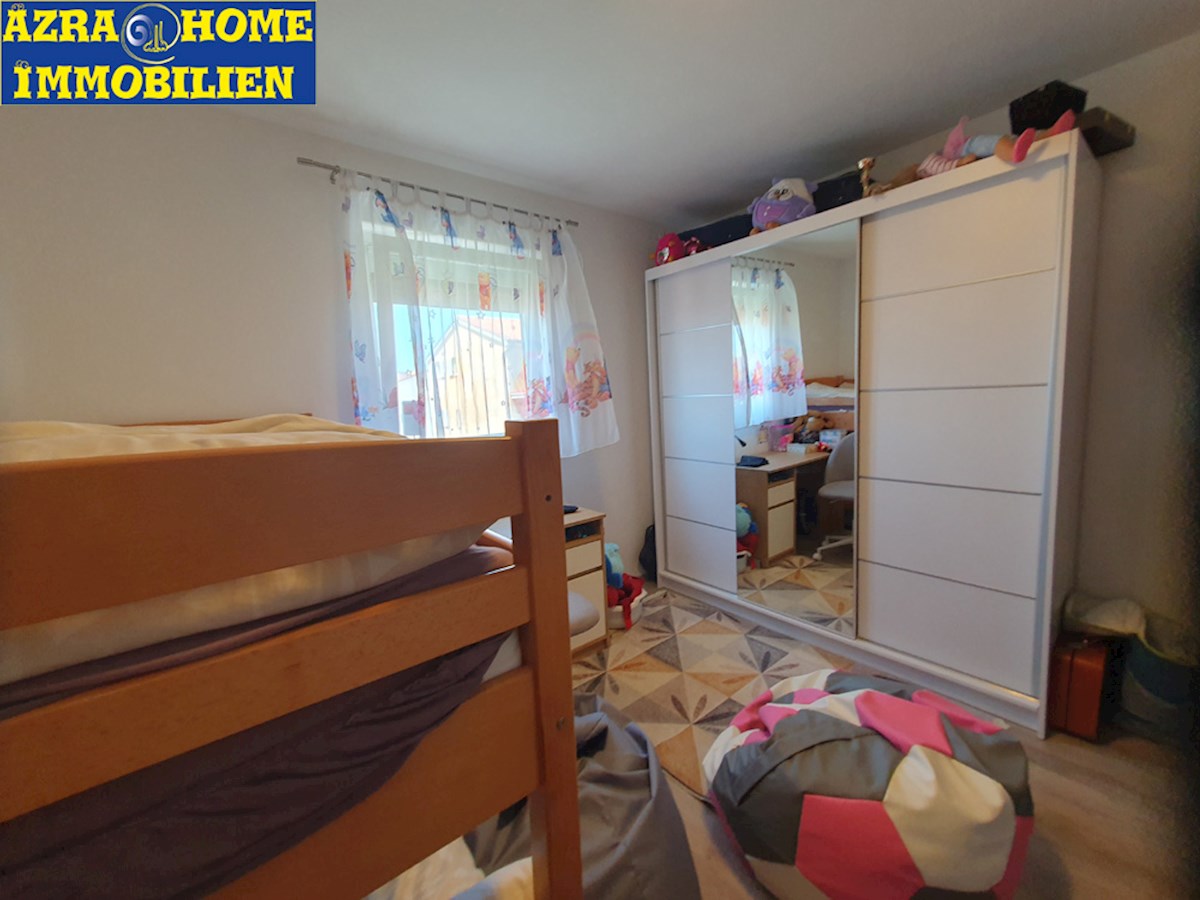 SO-366, VARVARI, 3 km da Parenzo, appartamento con 2 camere da letto al 2° piano