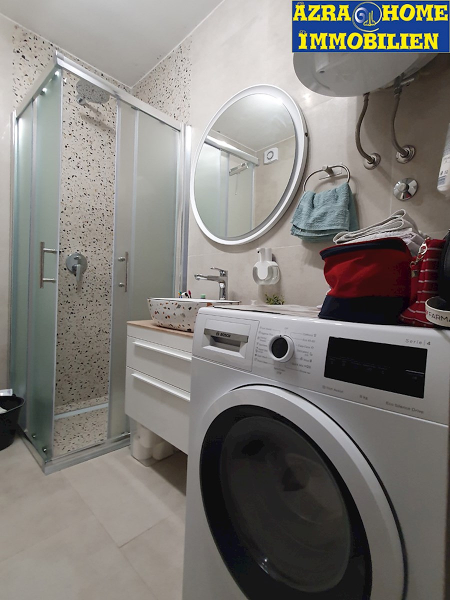 SO-366, VARVARI, 3 km da Parenzo, appartamento con 2 camere da letto al 2° piano