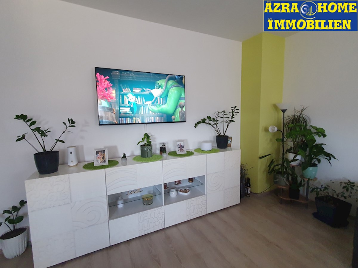 SO-366, VARVARI, 3 km da Parenzo, appartamento con 2 camere da letto al 2° piano