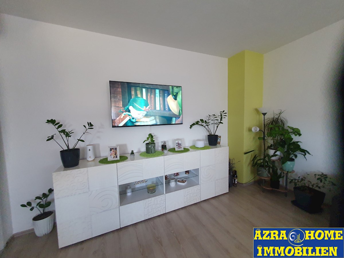 SO-366, VARVARI, 3 km da Parenzo, appartamento con 2 camere da letto al 2° piano