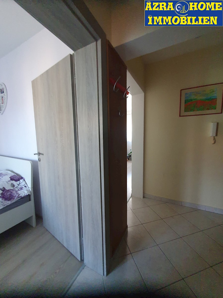 SO-366, VARVARI, 3 km da Parenzo, appartamento con 2 camere da letto al 2° piano