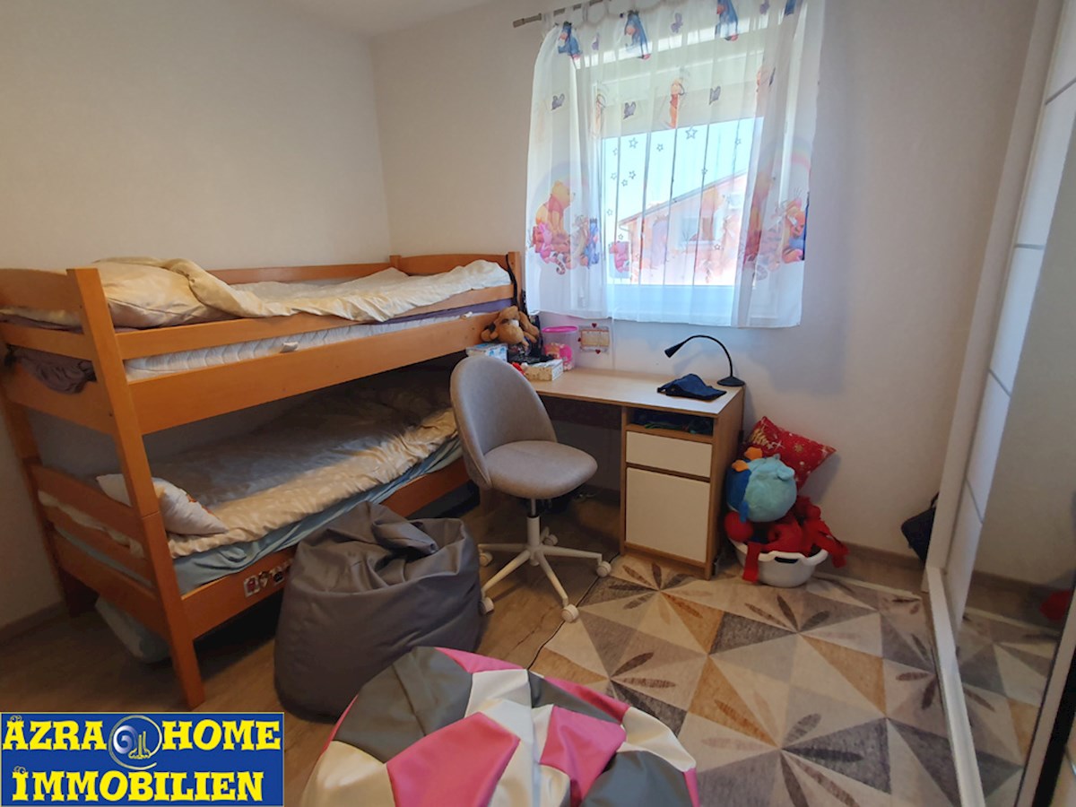 SO-366, VARVARI, 3 km da Parenzo, appartamento con 2 camere da letto al 2° piano