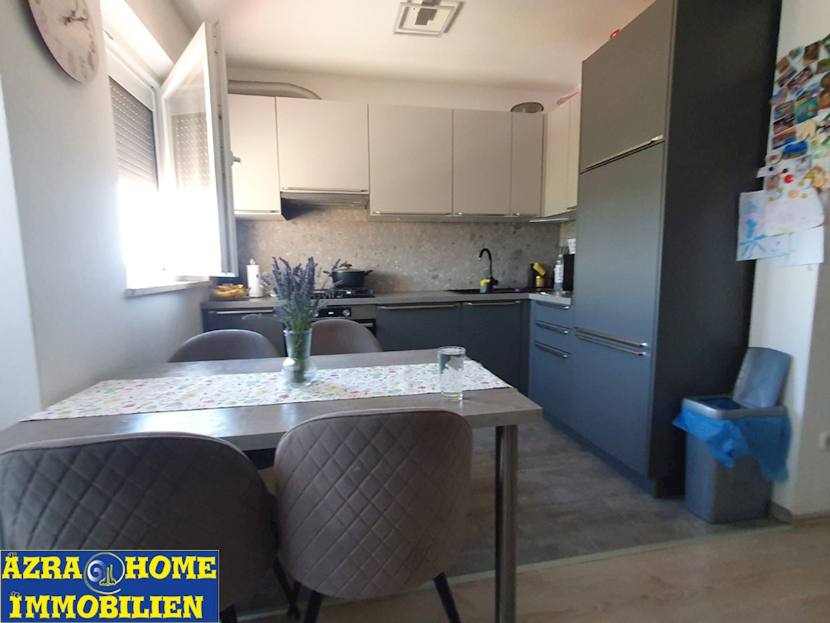 SO-366, VARVARI, 3 km da Parenzo, appartamento con 2 camere da letto al 2° piano