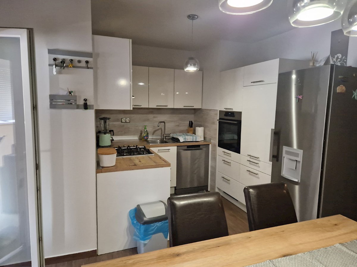 Vendita, Tar – Due case con tre appartamenti separati, a 3 km dal mare, KOP-778