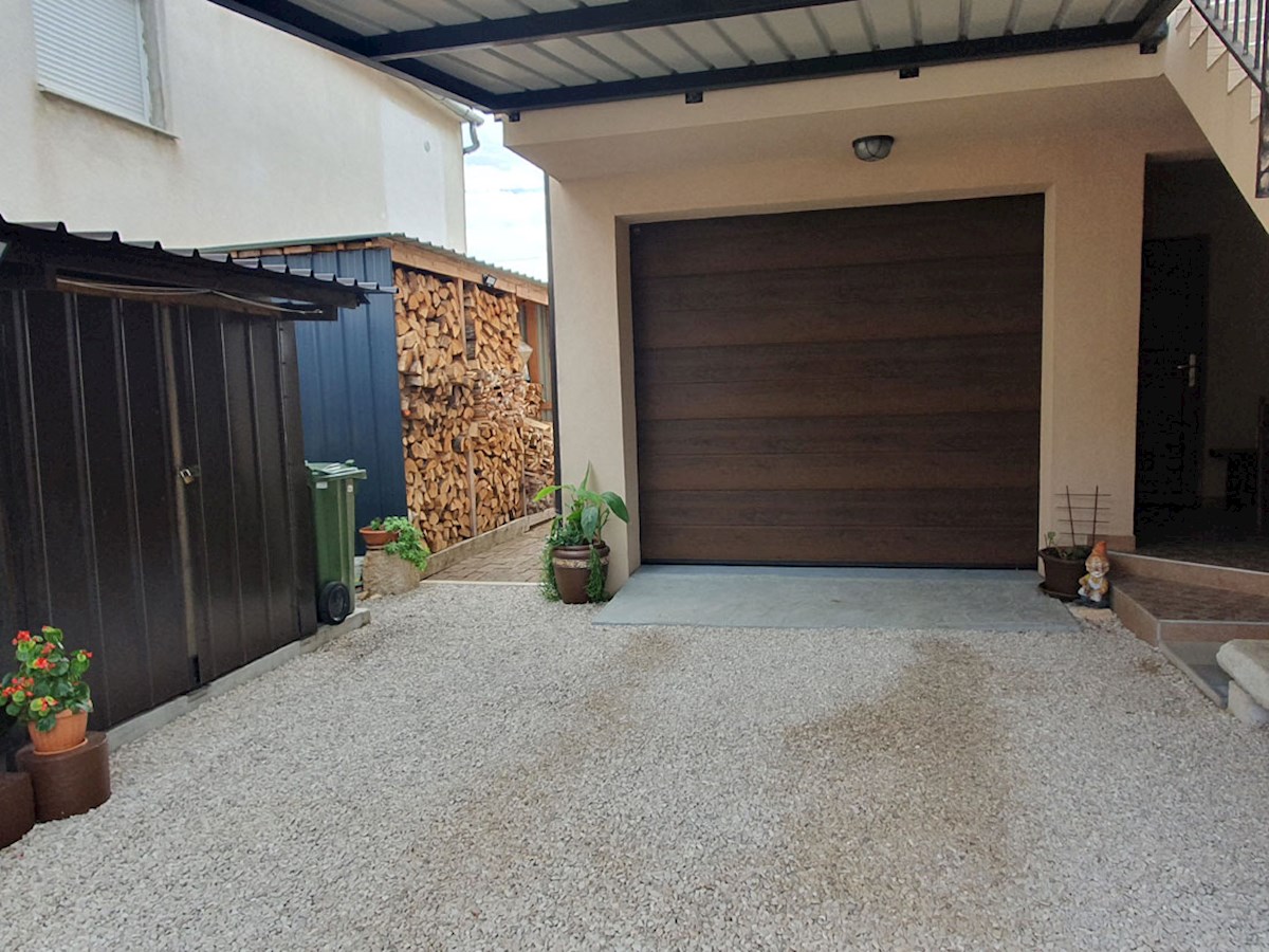 Vendita, Tar – Due case con tre appartamenti separati, a 3 km dal mare, KOP-778