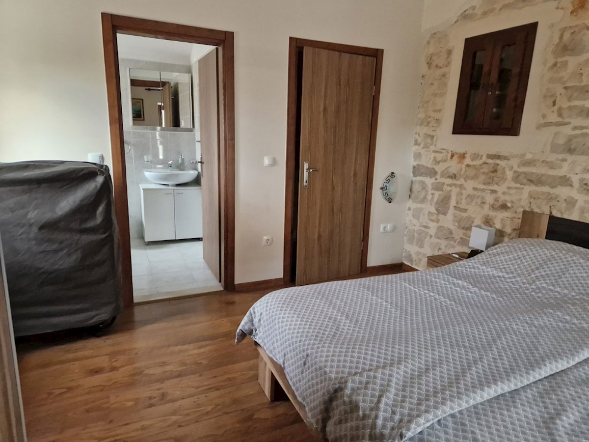 Vendita, Tar – Due case con tre appartamenti separati, a 3 km dal mare, KOP-778