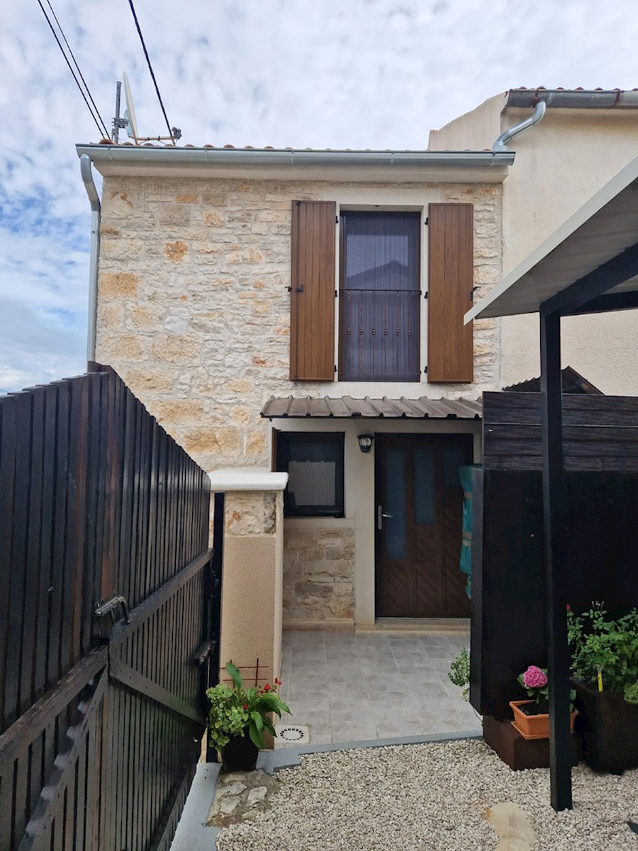 Vendita, Tar – Due case con tre appartamenti separati, a 3 km dal mare, KOP-778