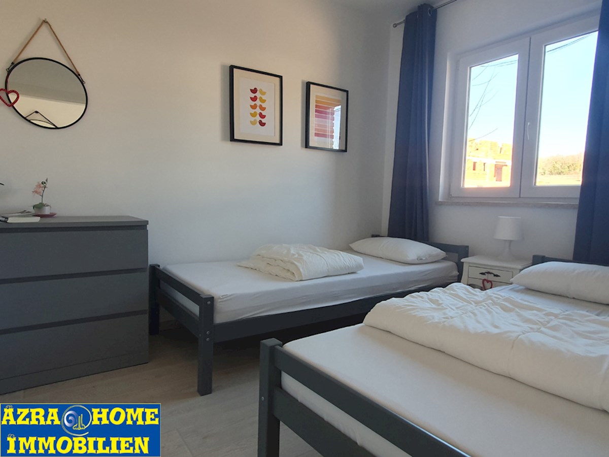 KOP-758, VIŠNJAN, Casa bifamiliare 115 m² con piscina
