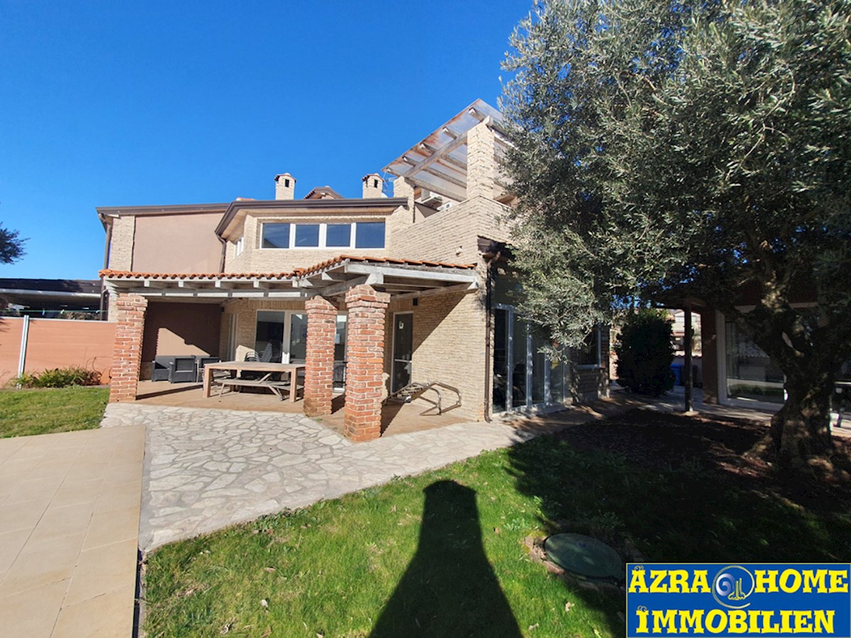 KOP-758, VIŠNJAN, Casa bifamiliare 115 m² con piscina