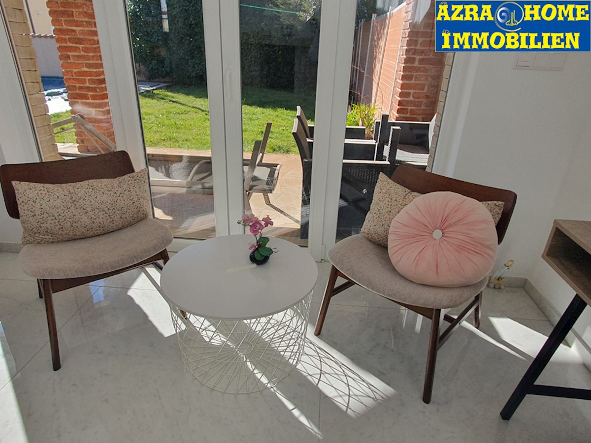 KOP-758, VIŠNJAN, Casa bifamiliare 115 m² con piscina