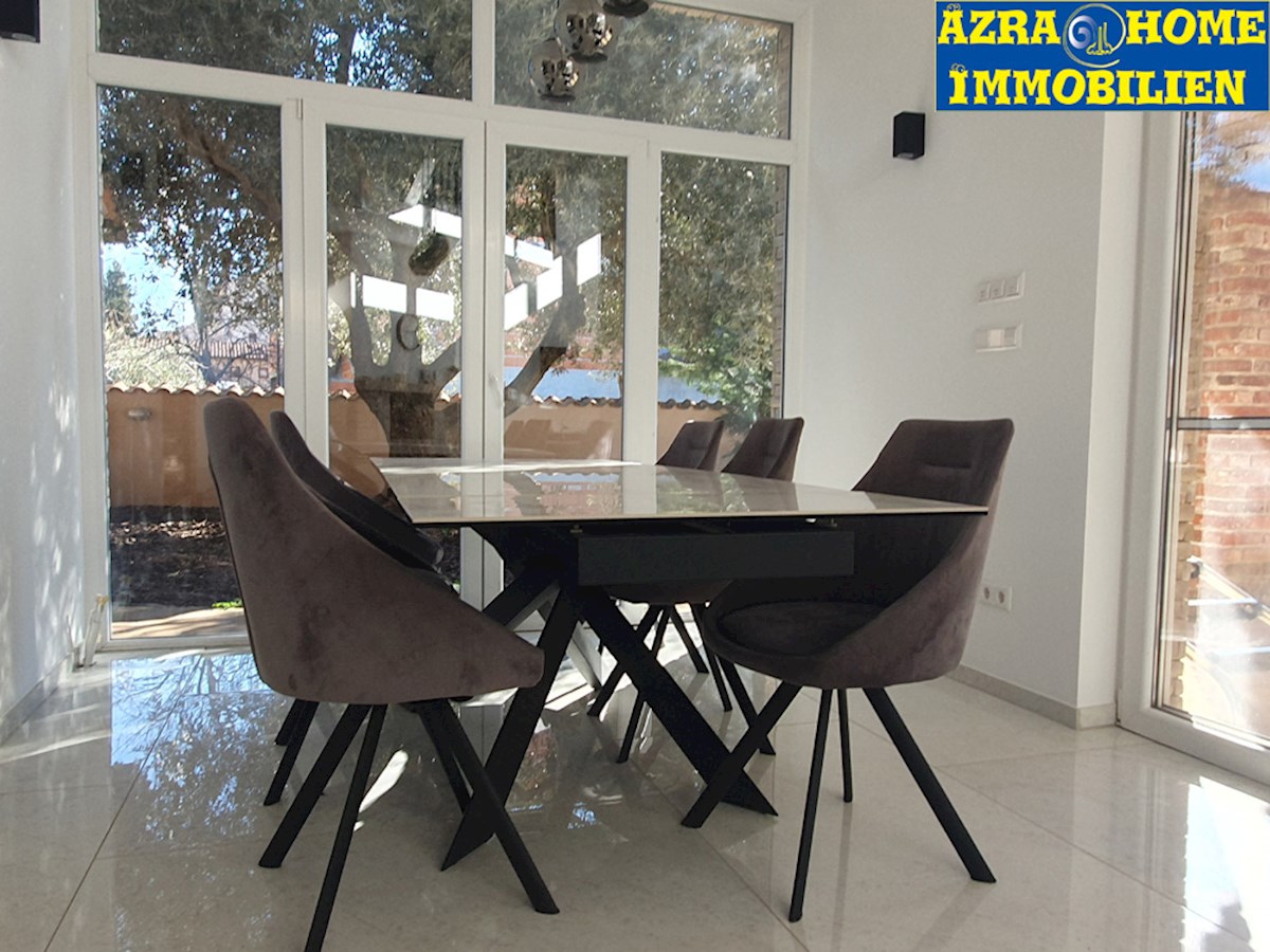 KOP-758, VIŠNJAN, Casa bifamiliare 115 m² con piscina