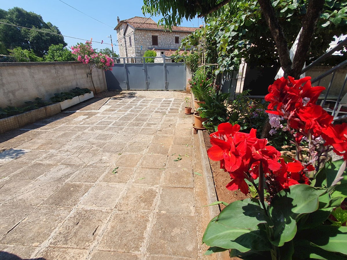 Vendita casa a schiera, Nova Vas (2 km), 201 m², cortile ca. 100 m² (KOP-773-2)