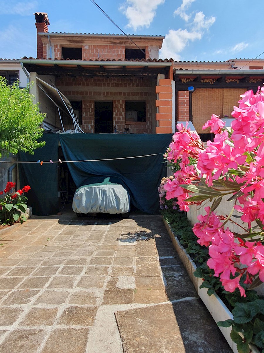 Vendita casa a schiera, Nova Vas (2 km), 201 m², cortile ca. 100 m² (KOP-773-2)