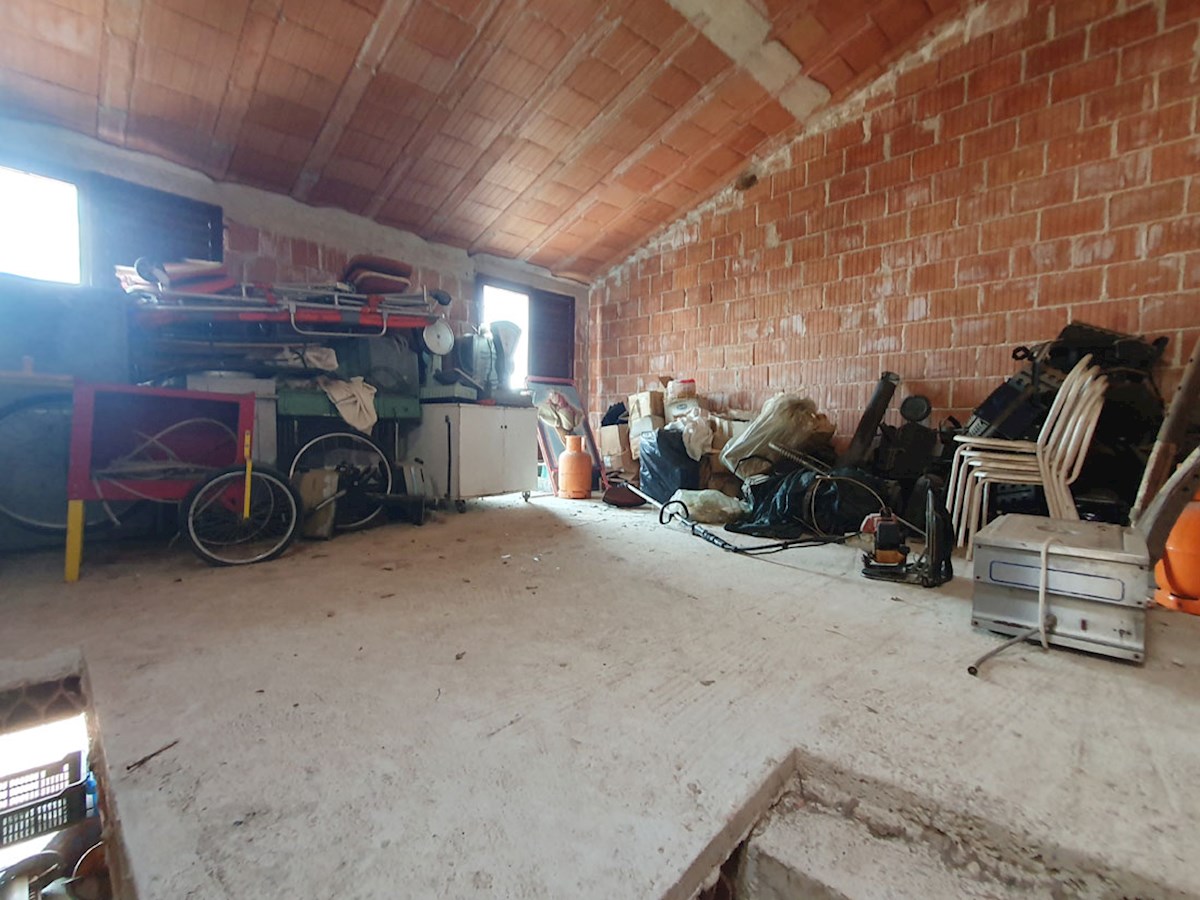 Vendita casa a schiera, Nova Vas (2 km), 201 m², cortile ca. 100 m² (KOP-773-2)