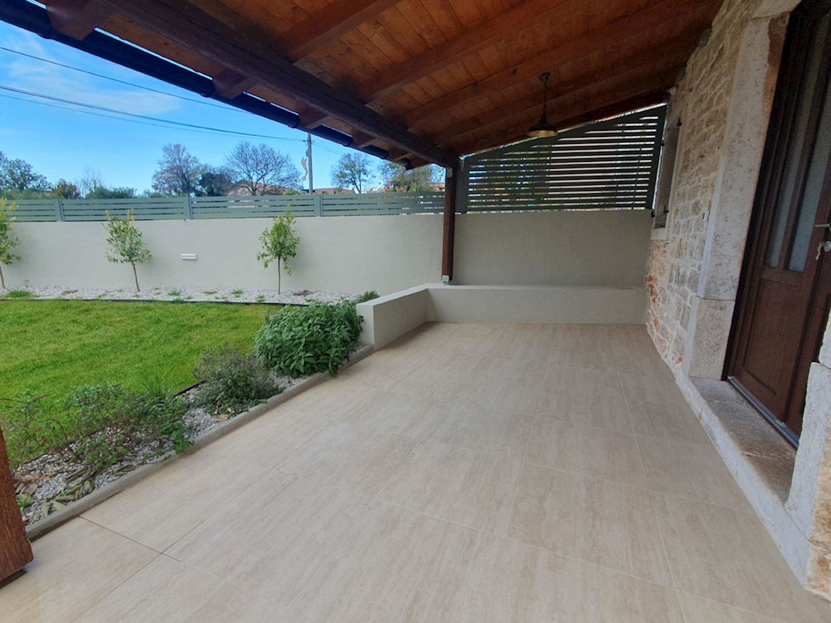 Vendita, Kaštelir, Casa in pietra bifamiliare ristrutturata con piscina, KOP-779