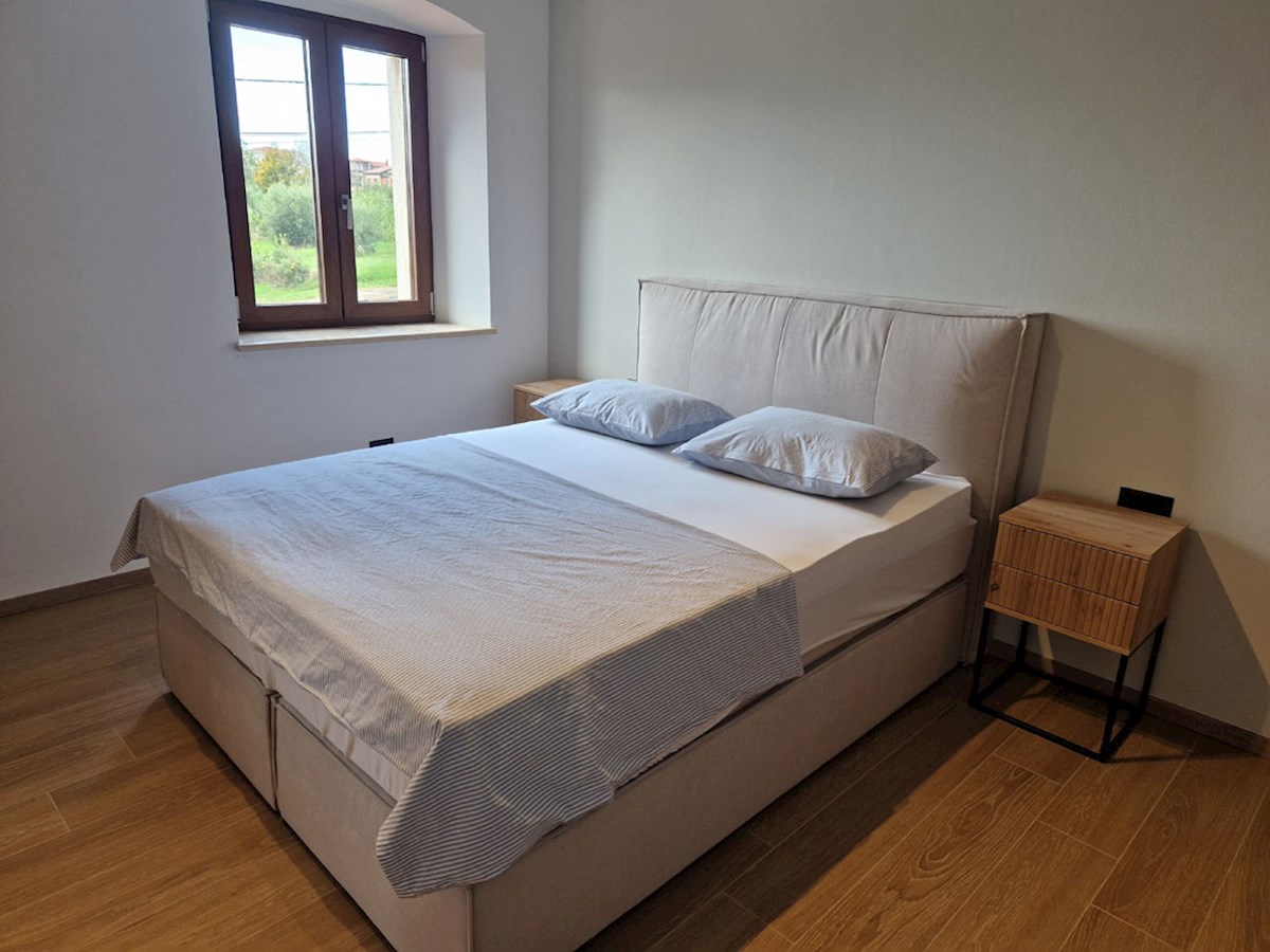 Vendita, Kaštelir, Casa in pietra bifamiliare ristrutturata con piscina, KOP-779