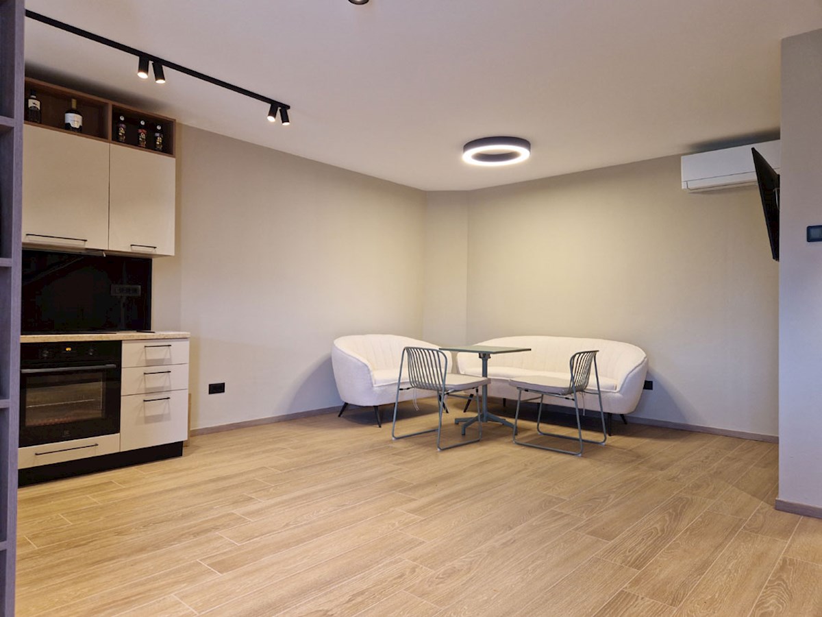 Vendita, Kaštelir, Casa in pietra bifamiliare ristrutturata con piscina, KOP-779