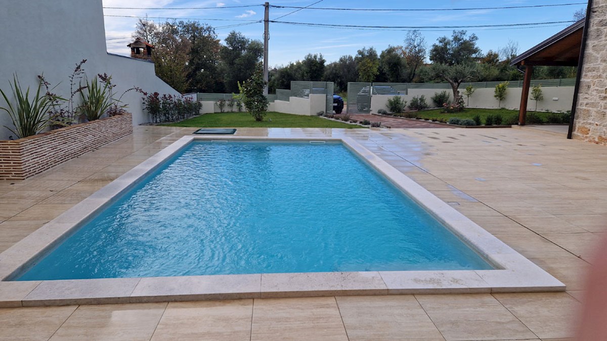 Vendita, Kaštelir, Casa in pietra bifamiliare ristrutturata con piscina, KOP-779