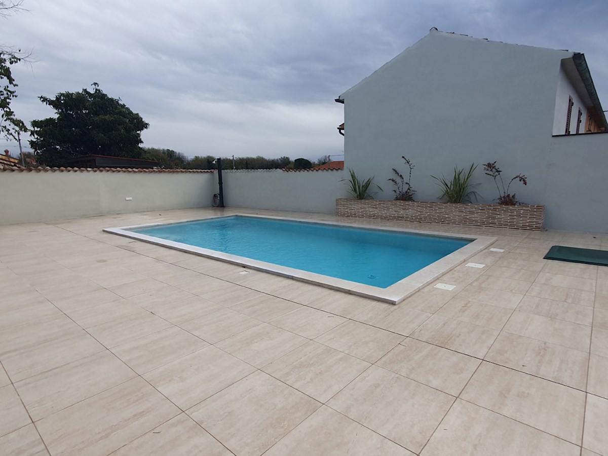 Vendita, Kaštelir, Casa in pietra bifamiliare ristrutturata con piscina, KOP-779