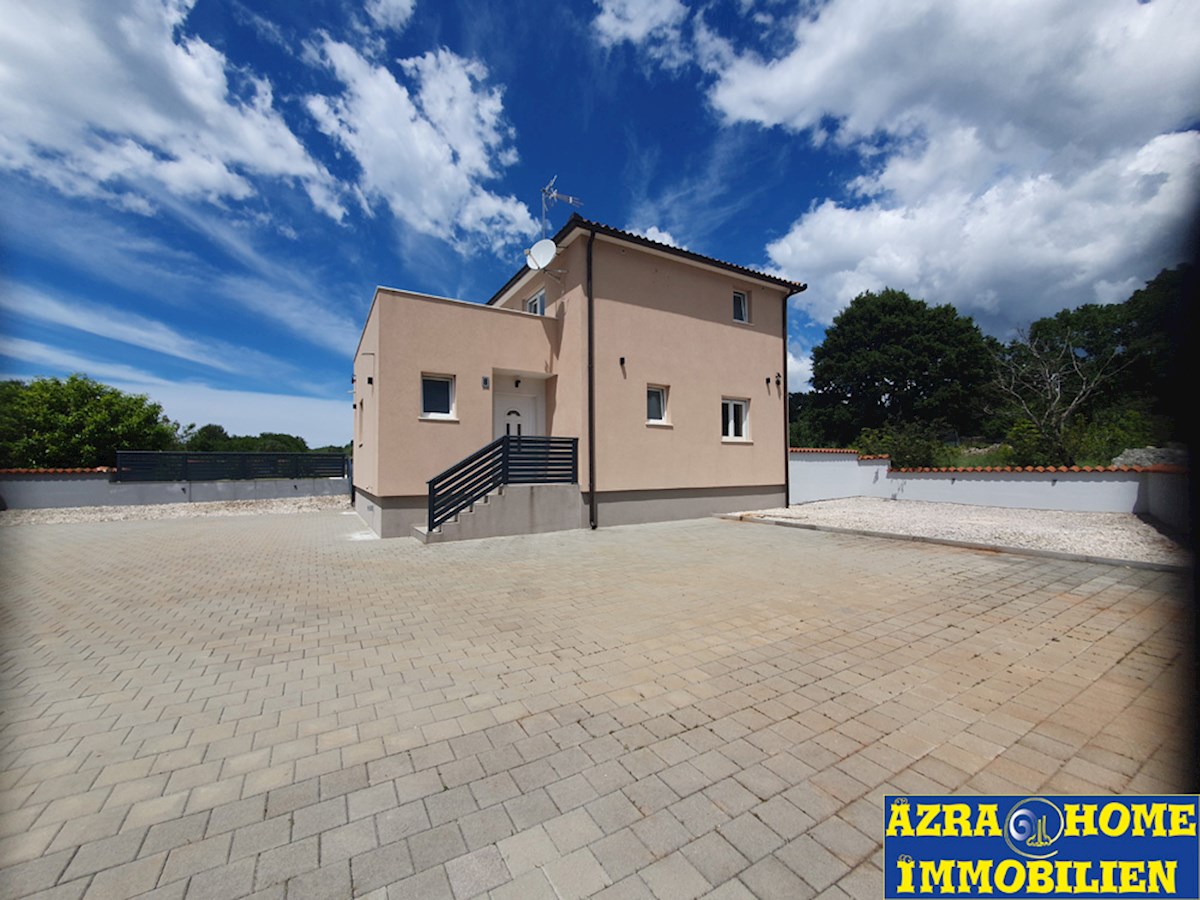 Casa con piscina in vendita, Vodnjan, 180 m² con terrazze, piscina 30 m², posizione tranquilla, Terreno 977 m2 (KO-122)