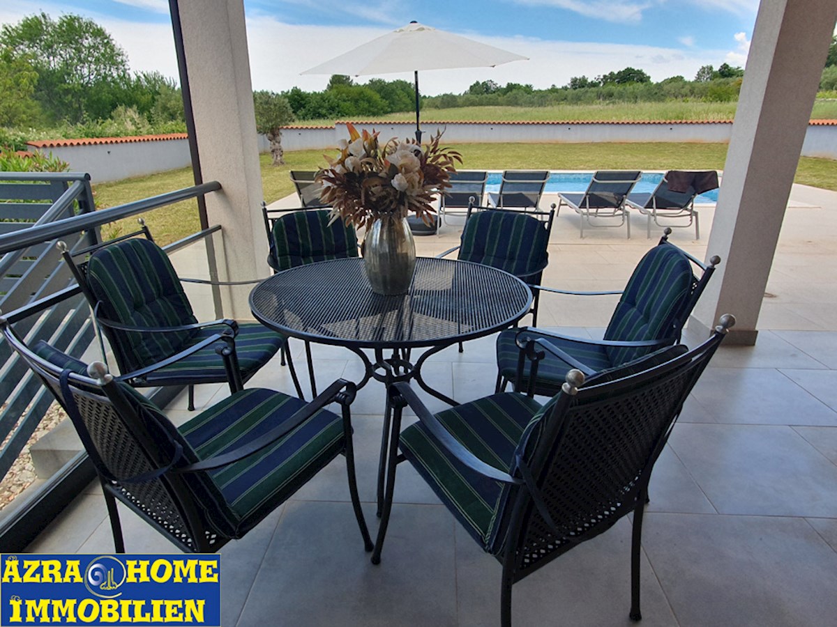 Casa con piscina in vendita, Vodnjan, 180 m² con terrazze, piscina 30 m², posizione tranquilla, Terreno 977 m2 (KO-122)