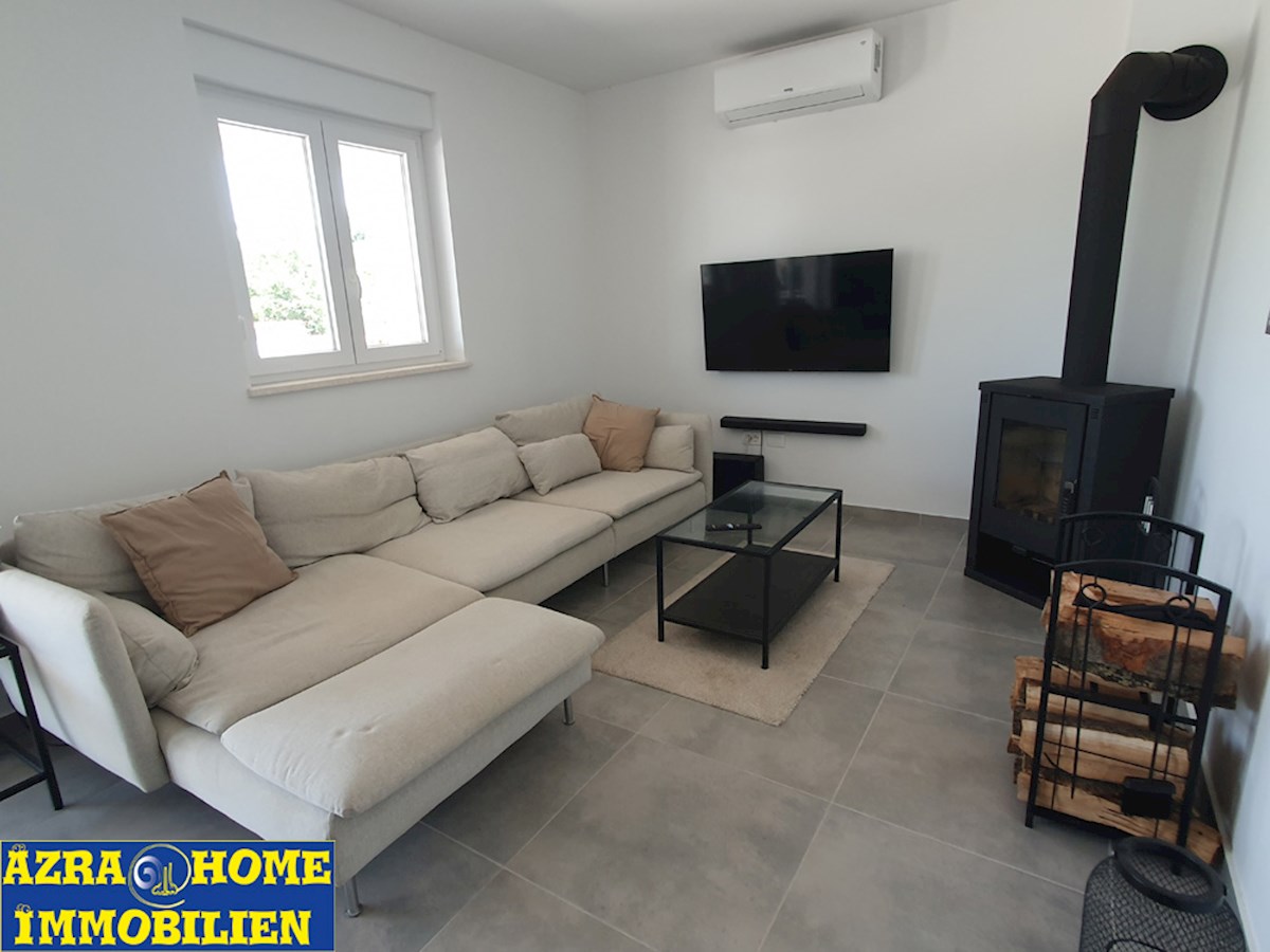 Casa con piscina in vendita, Vodnjan, 180 m² con terrazze, piscina 30 m², posizione tranquilla, Terreno 977 m2 (KO-122)