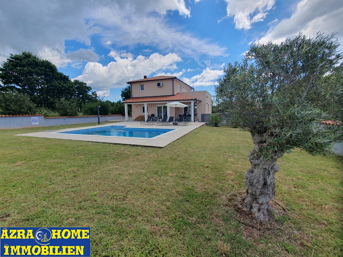 Casa con piscina in vendita, Vodnjan, 180 m² con terrazze, piscina 30 m², posizione tranquilla, Terreno 977 m2 (KO-122)