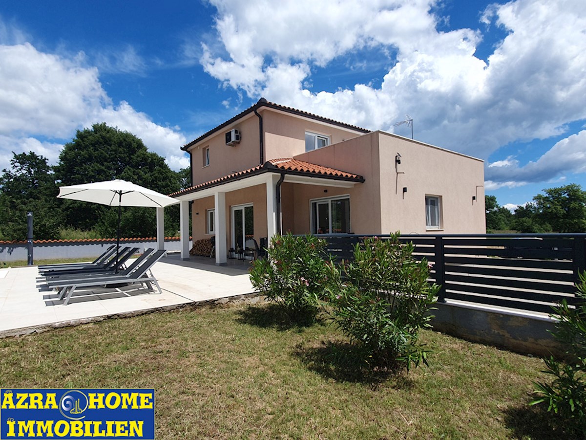 Casa con piscina in vendita, Vodnjan, 180 m² con terrazze, piscina 30 m², posizione tranquilla, Terreno 977 m2 (KO-122)