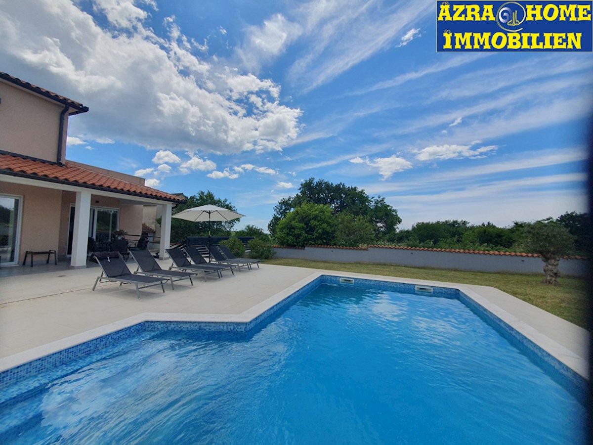 Casa con piscina in vendita, Vodnjan, 180 m² con terrazze, piscina 30 m², posizione tranquilla, Terreno 977 m2 (KO-122)