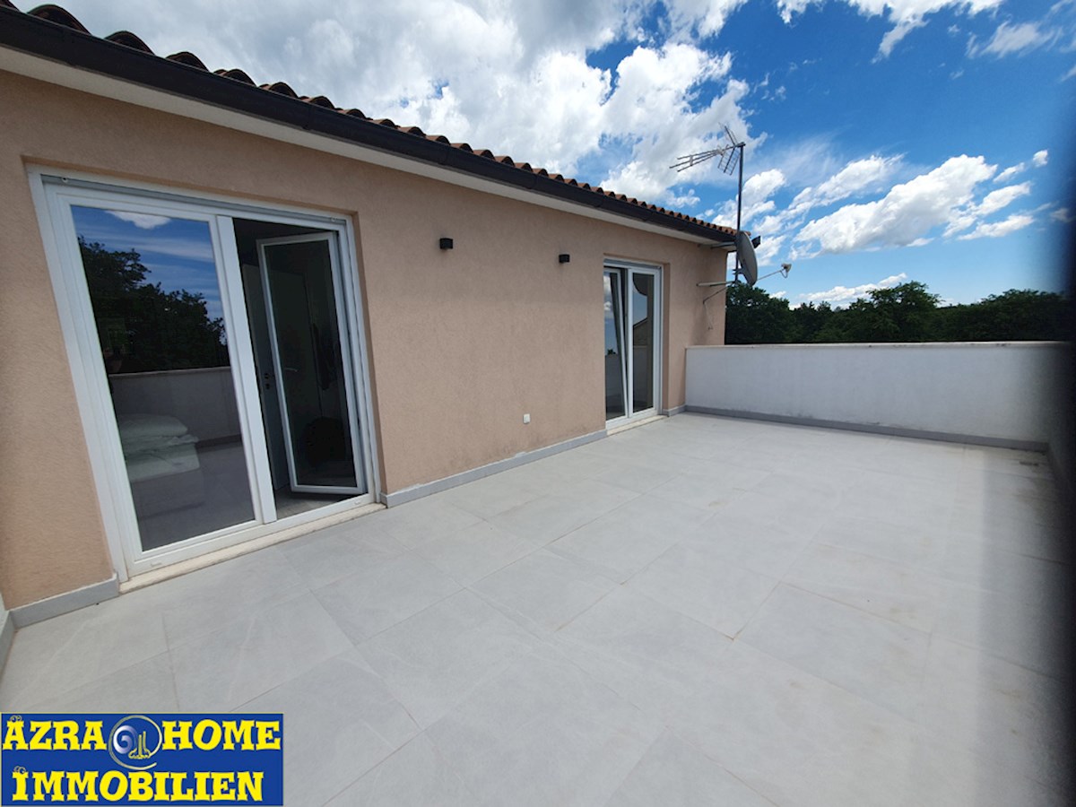 Casa con piscina in vendita, Vodnjan, 180 m² con terrazze, piscina 30 m², posizione tranquilla, Terreno 977 m2 (KO-122)