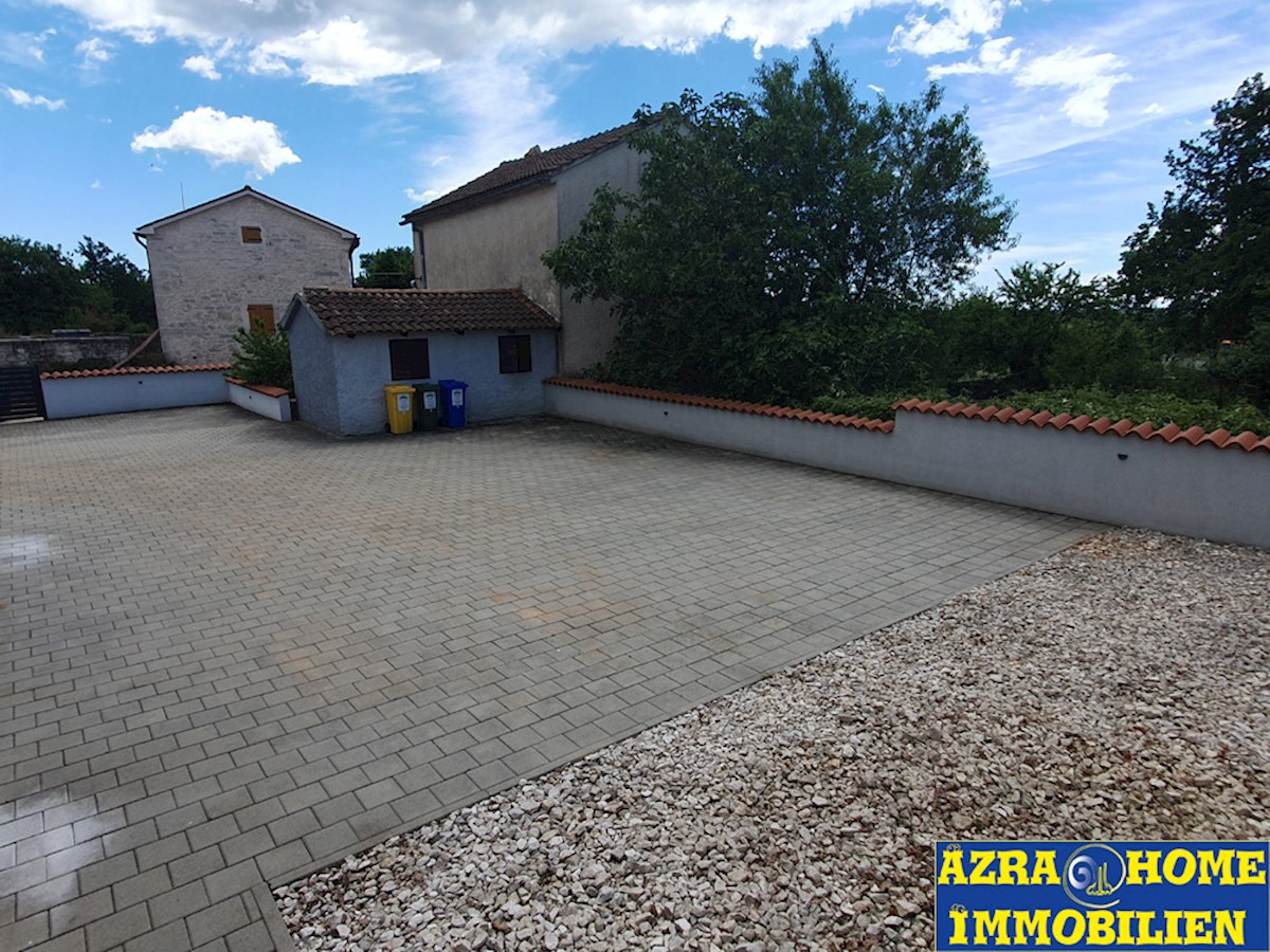 Casa con piscina in vendita, Vodnjan, 180 m² con terrazze, piscina 30 m², posizione tranquilla, Terreno 977 m2 (KO-122)
