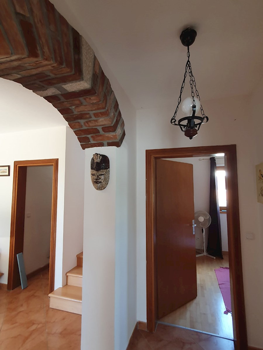 KOP – 738, Casa in Pietra di Recente Costruzione con Piscina in un Tranquillo Villaggio, a 10 km da Parenzo
