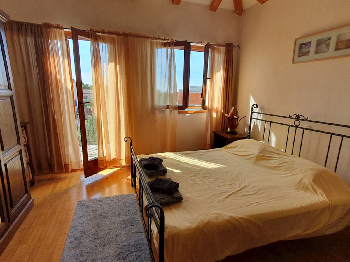 KOP – 738, Casa in Pietra di Recente Costruzione con Piscina in un Tranquillo Villaggio, a 10 km da Parenzo