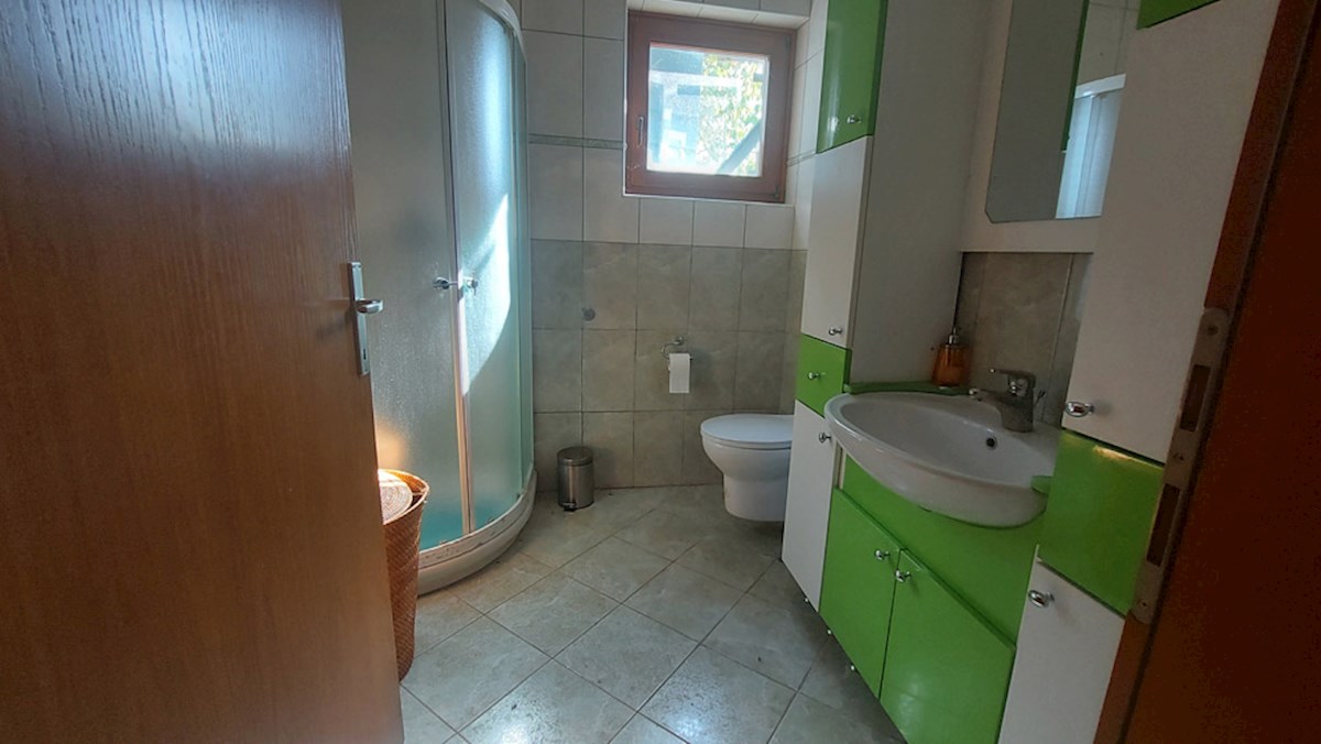 KOP – 738, Casa in Pietra di Recente Costruzione con Piscina in un Tranquillo Villaggio, a 10 km da Parenzo