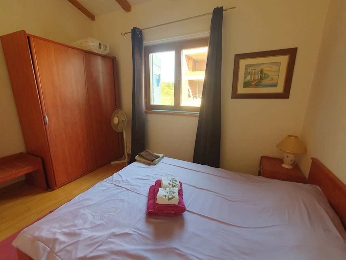 KOP – 738, Casa in Pietra di Recente Costruzione con Piscina in un Tranquillo Villaggio, a 10 km da Parenzo