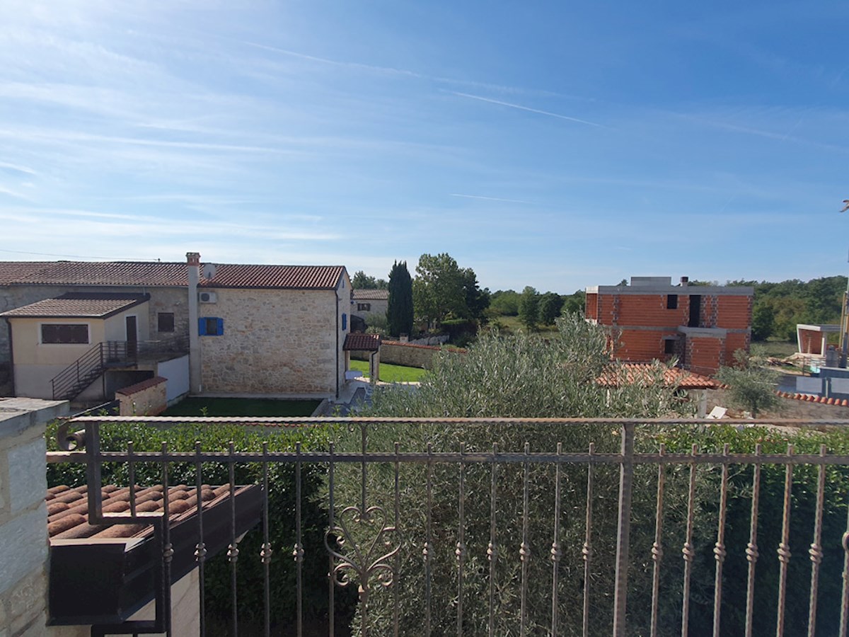 KOP – 738, Casa in Pietra di Recente Costruzione con Piscina in un Tranquillo Villaggio, a 10 km da Parenzo