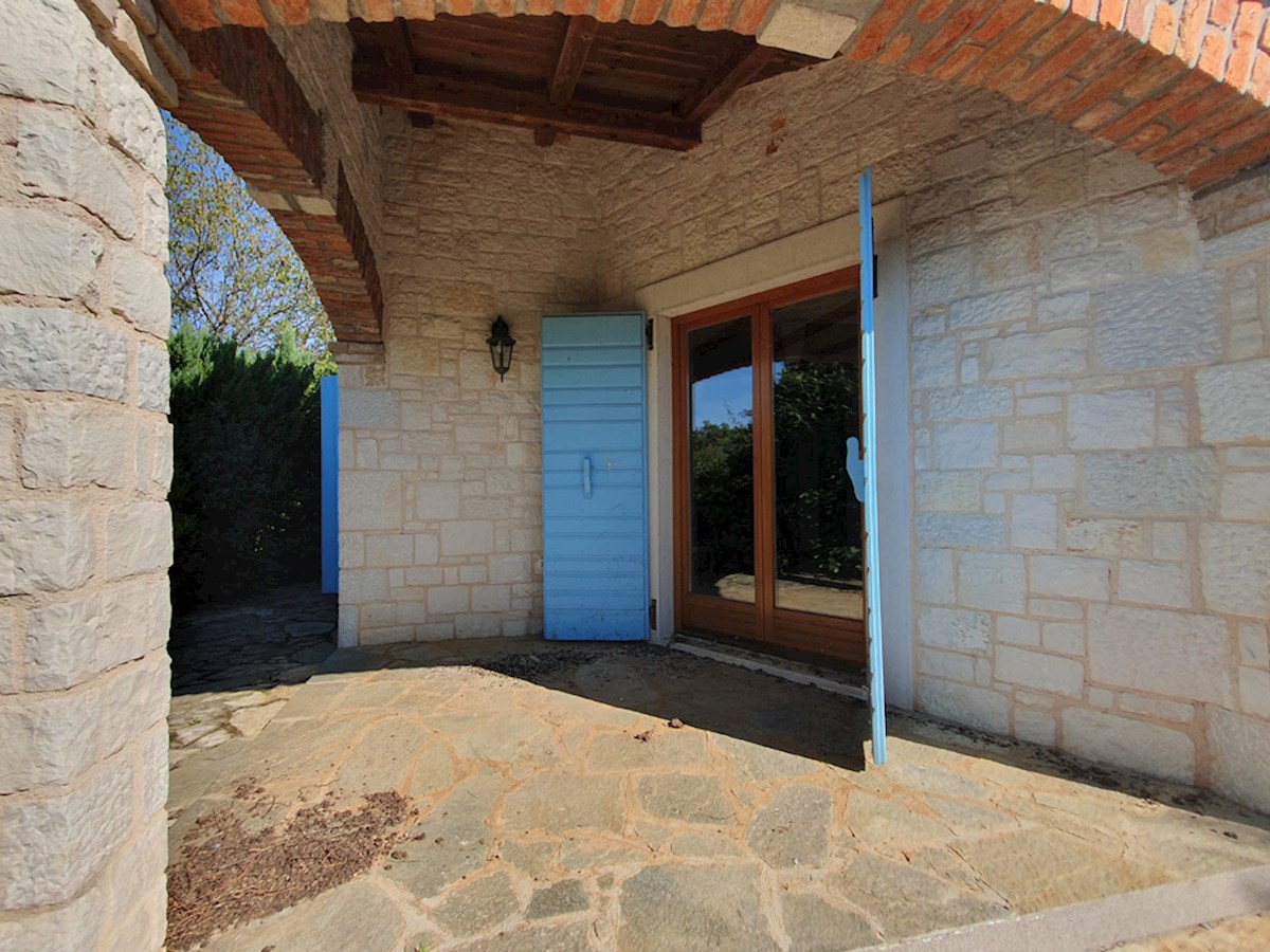 KOP – 738, Casa in Pietra di Recente Costruzione con Piscina in un Tranquillo Villaggio, a 10 km da Parenzo