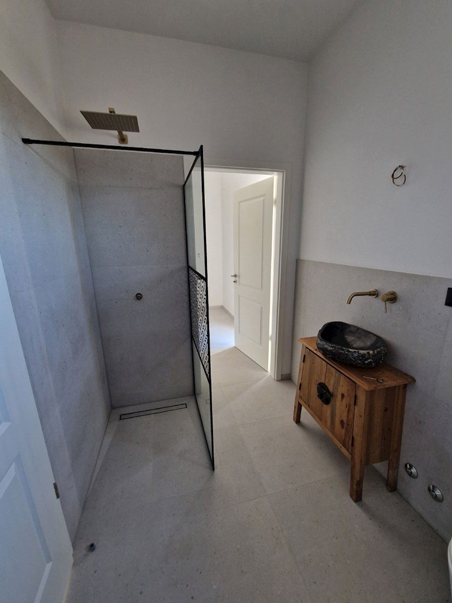 In vendita, Villa, Nuova costruzione, Sveti Lovreč, Casa 210 m², Garage 31 m², Piscina 41 m² (KOP-769)