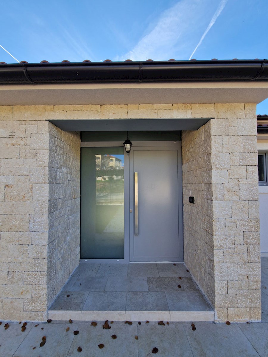 In vendita, Villa, Nuova costruzione, Sveti Lovreč, Casa 210 m², Garage 31 m², Piscina 41 m² (KOP-769)