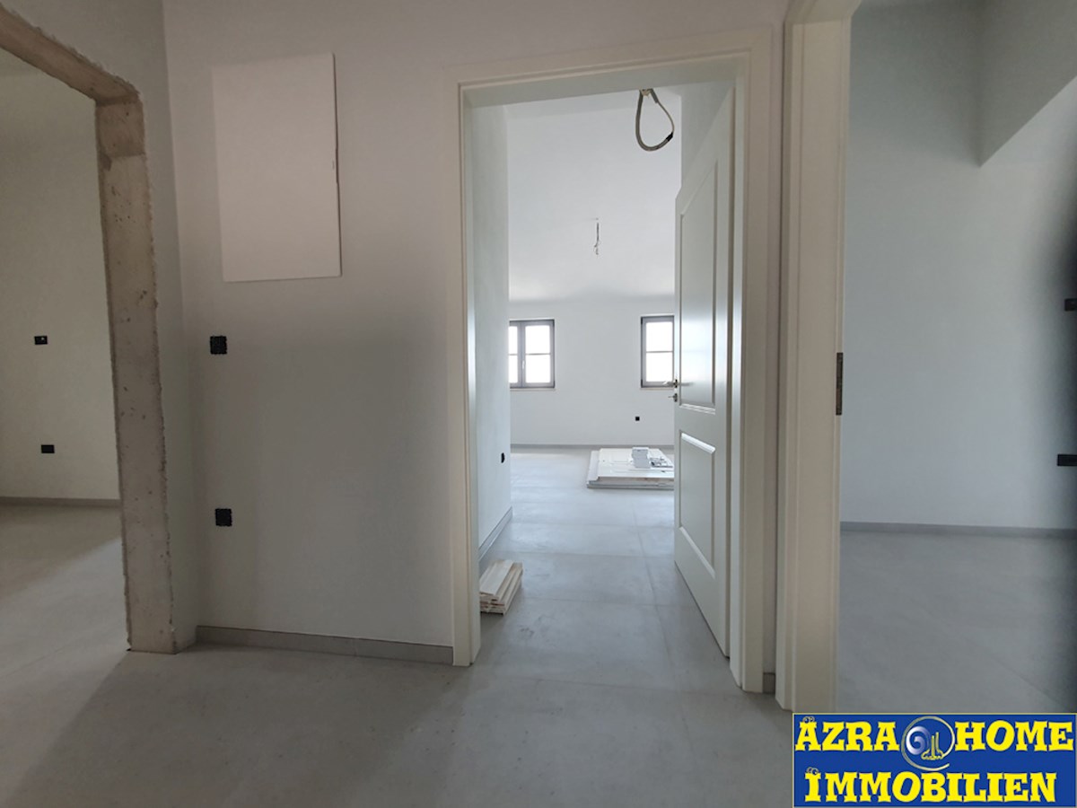 KOP-769, SVETI LOVREČ – Casa Nuova con 5 Camere da Letto, Piscina e Vista Panoramica